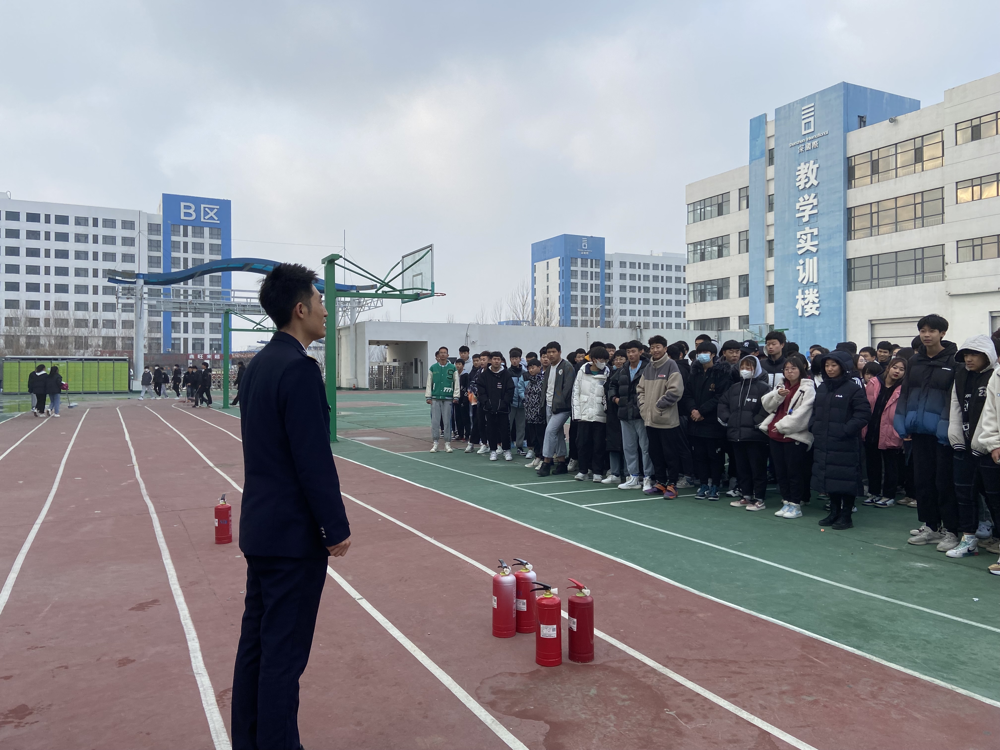 “珍爱生命，远离火灾”——消防安全演练(图1)